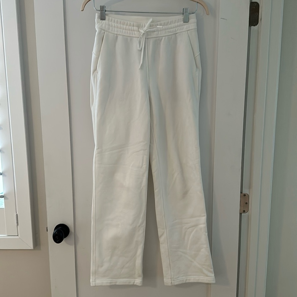 White lululemon sweatpants